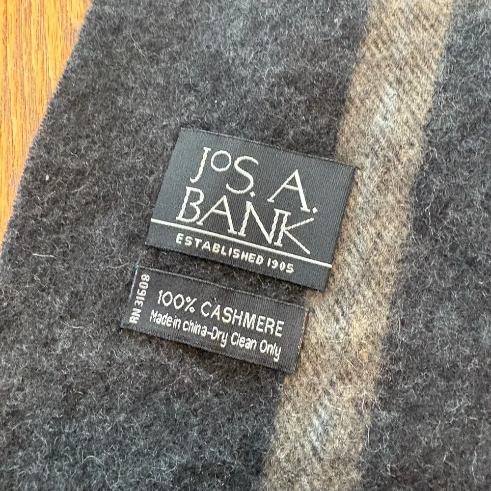 Jos. A. Bank Men’s Gray Plaid Cashmere Scarf